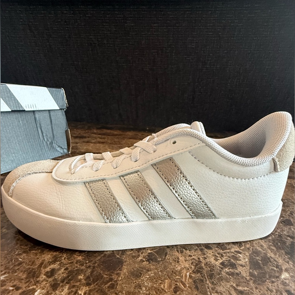 NWT. Adidas. adidas VL Court 3.0 K 'White Silver Metallic'. Size 3. - Picture 5 of 11